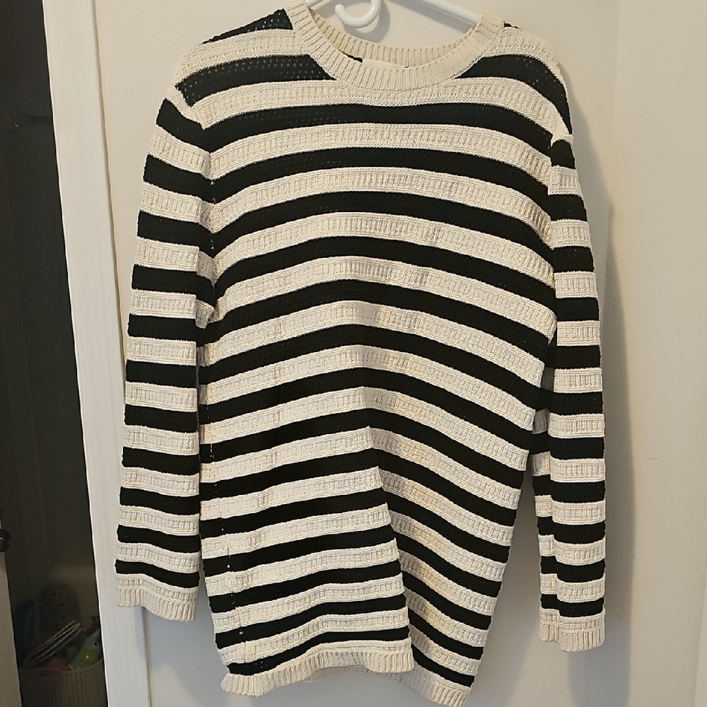H&M Black and White Knit Maternity